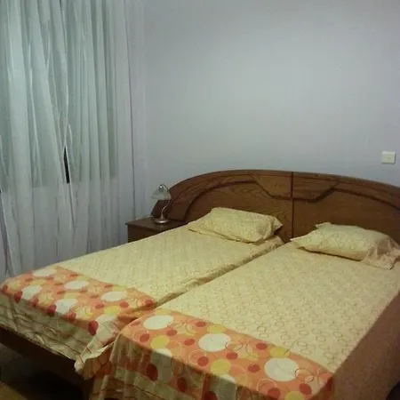 Nefeli Gardens Villa Пила